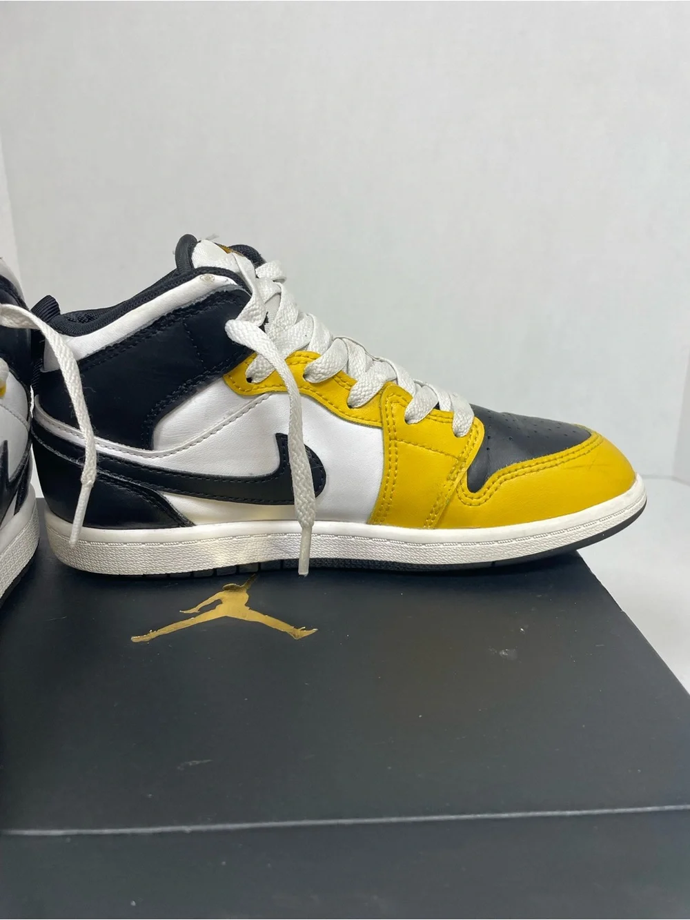 Little Kid's Jordan 1 Mid Yellow Ochre/Black-White (PS) (DQ8424 701) - 2.5Y